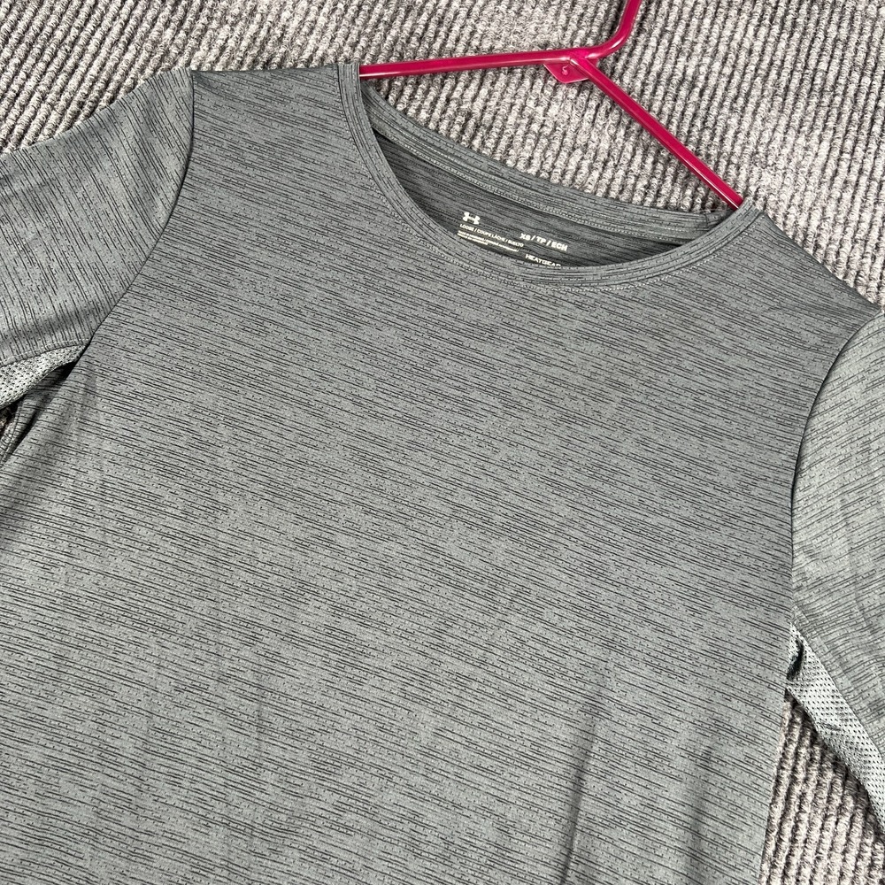Under Armour Loose Fit Shirt Womens XS Gray Long Sleeve HeatGear Athletic New